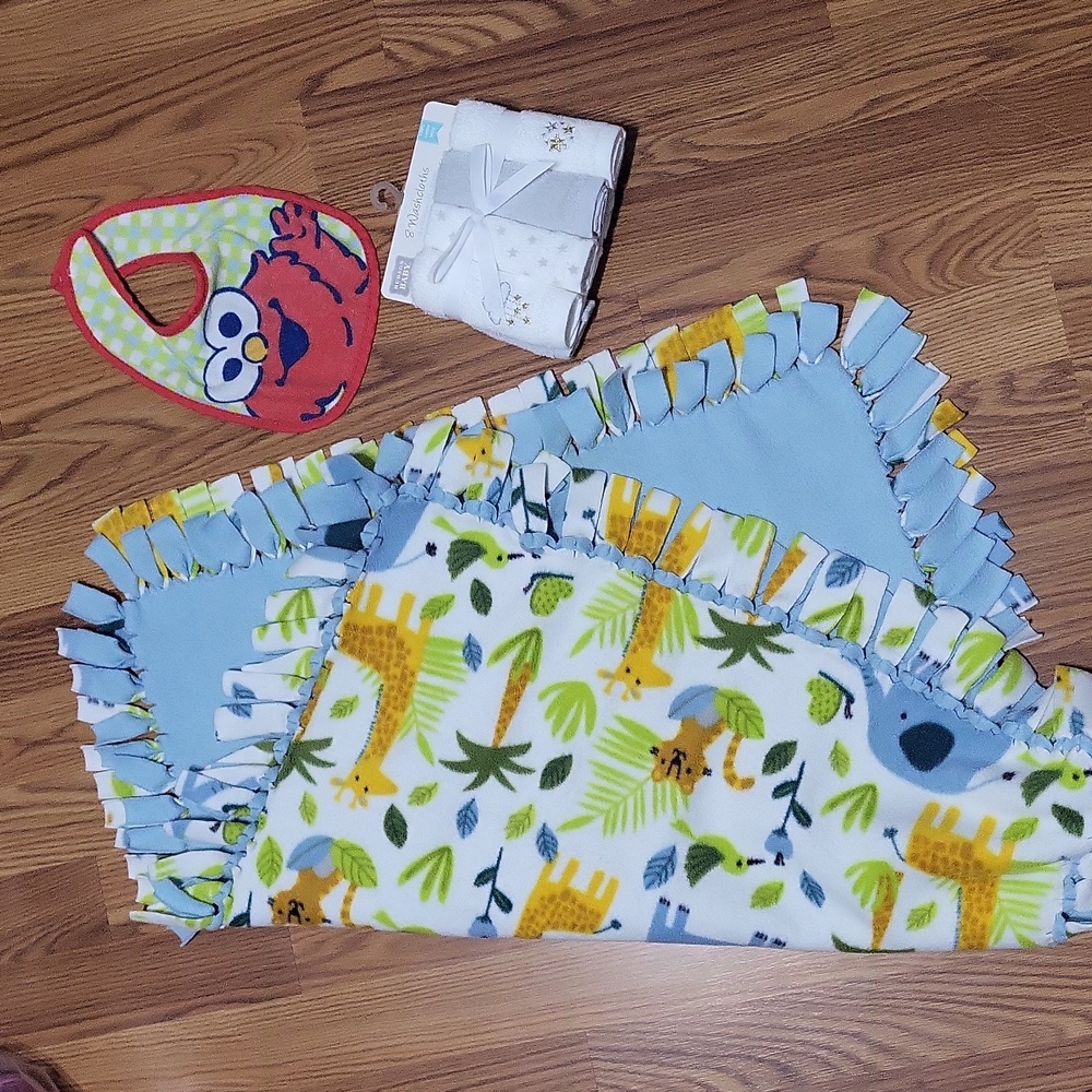 3 piece zoo animals blanket washcloths NWT elmo bib bundle giraffe elephant